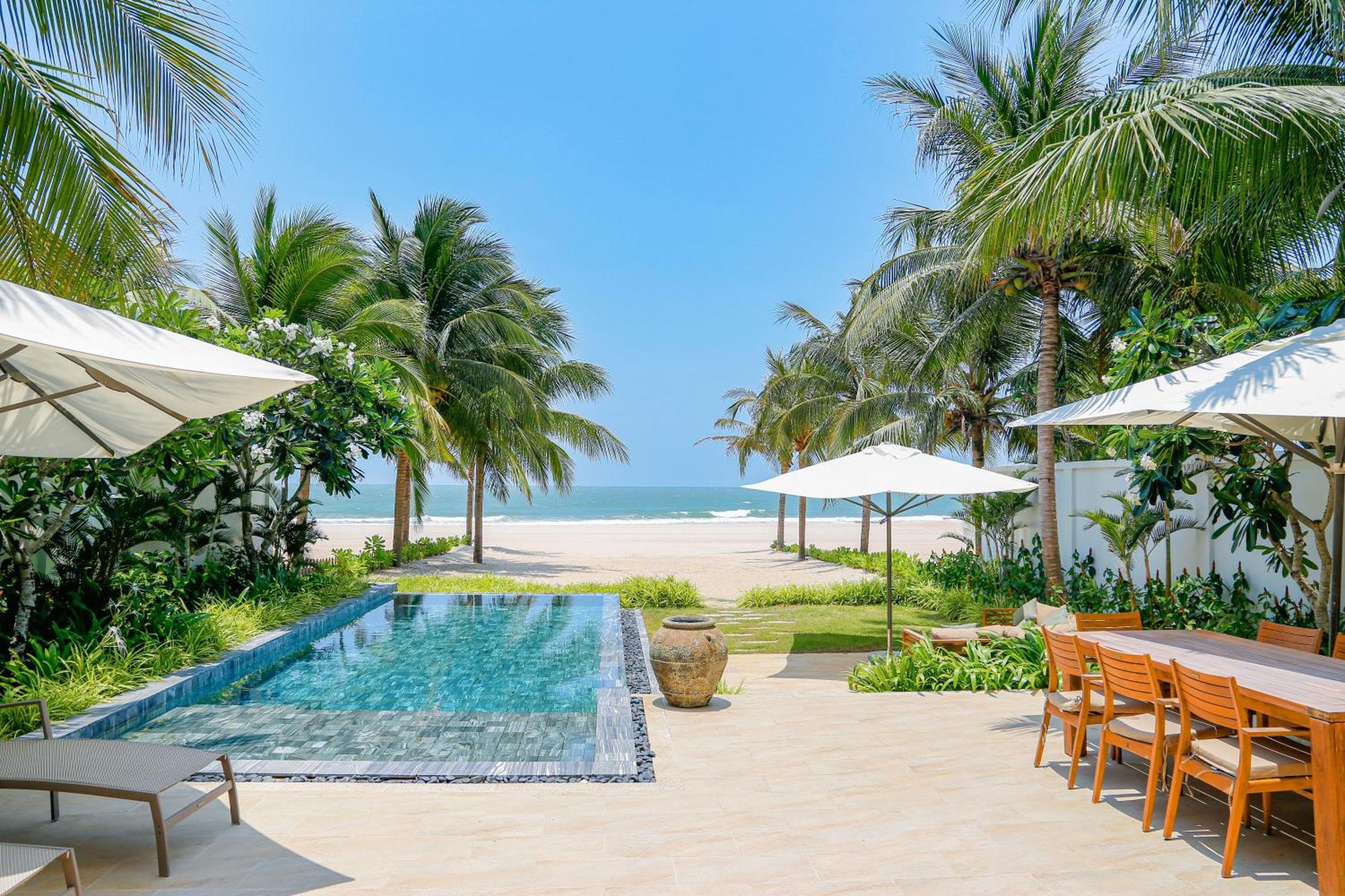 Melia Ho Tram Beach Resort Exterior photo The beach at the resort