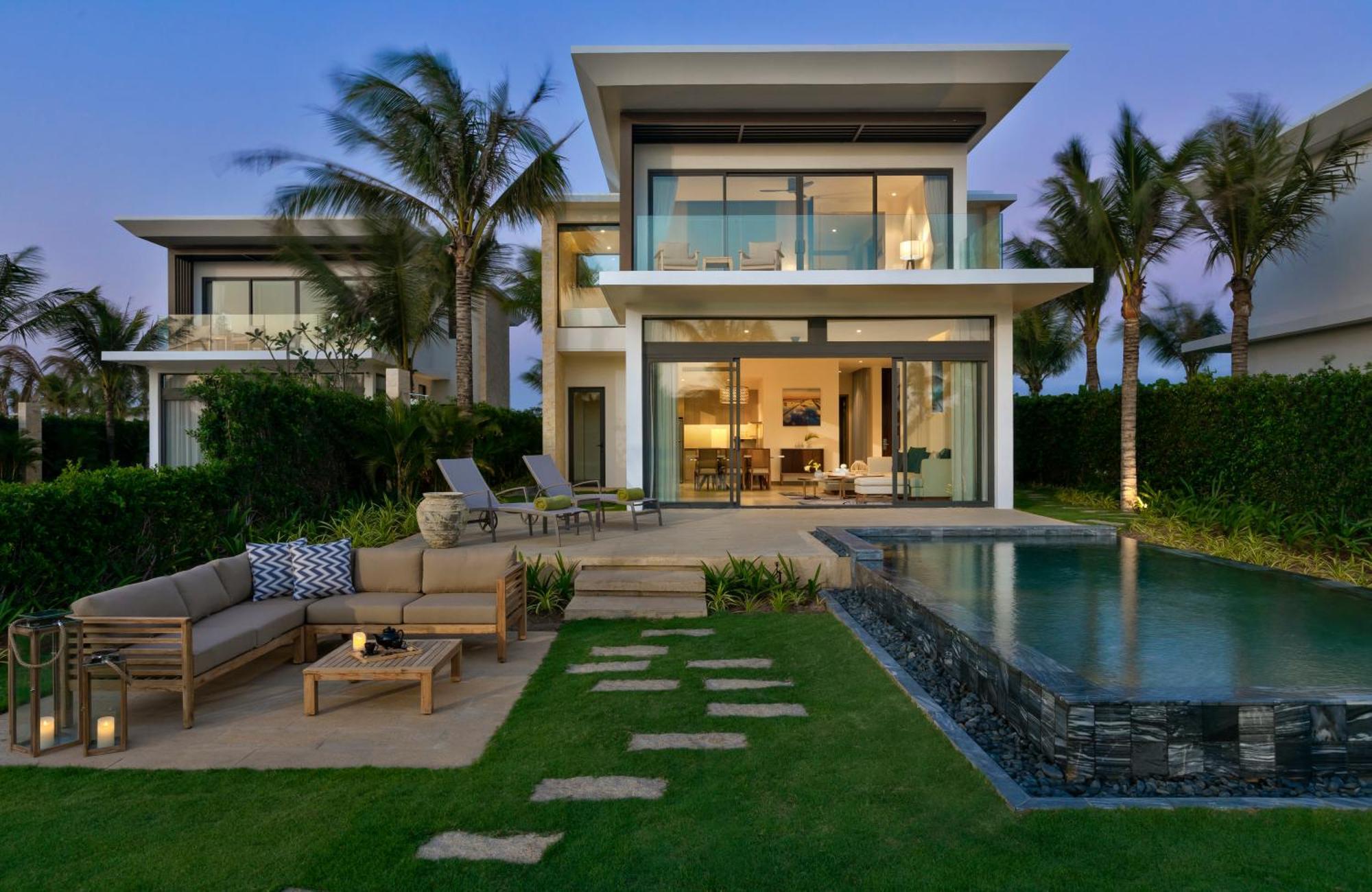 Melia Ho Tram Beach Resort Exterior photo A villa at the resort